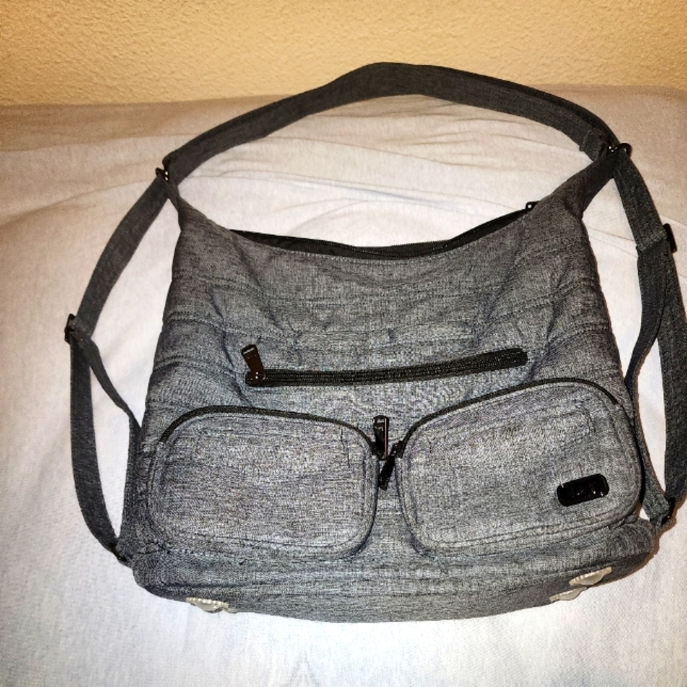 Lug hobo zipliner. Handbag/backpack